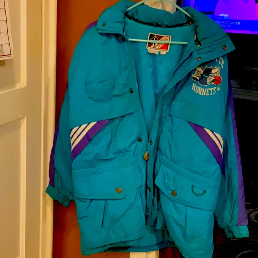 Charlotte hornets vintage 1990s jacket size large very rare